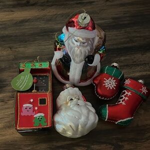 Santa Claus Glass Ornament Set